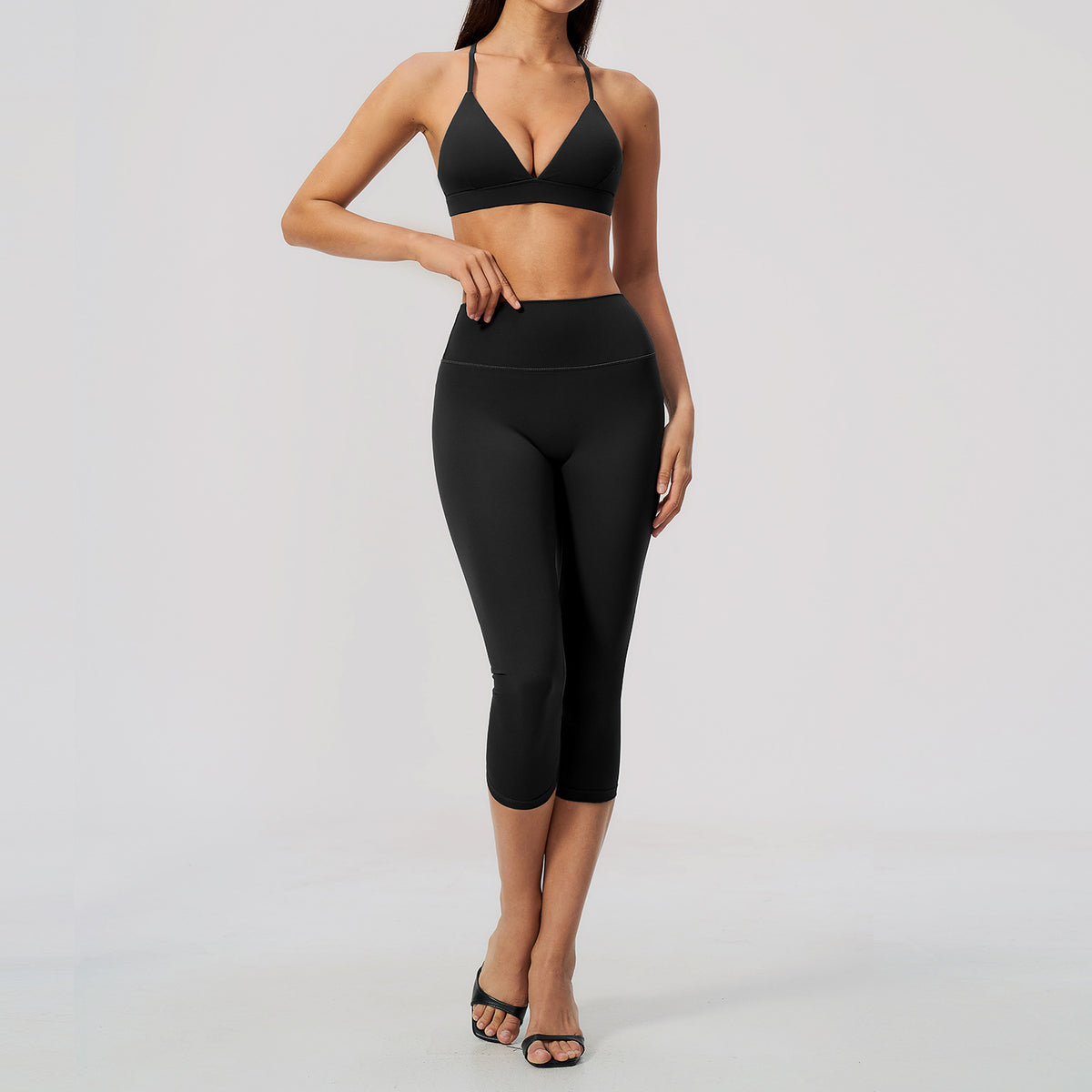 Women's new fashion bras with Tight-fitting high-waisted mid-length leggings set