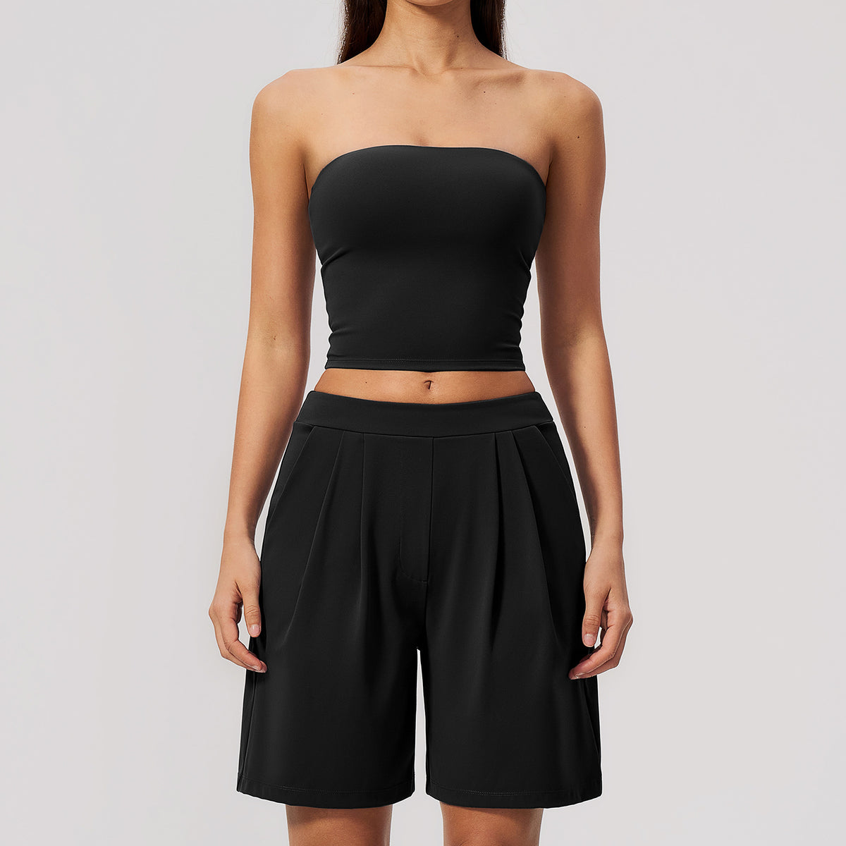 New strapless tank top with breathable and stylish sports shorts fitness set for women