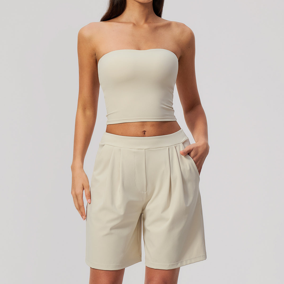 New strapless tank top with breathable and stylish sports shorts fitness set for women