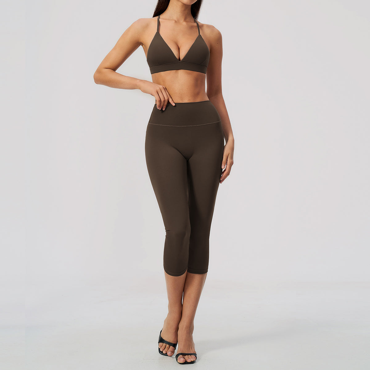 Women's new fashion bras with Tight-fitting high-waisted mid-length leggings set