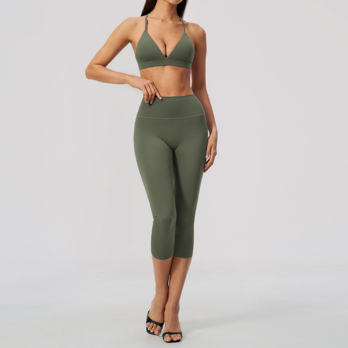 Women's new fashion bras with Tight-fitting high-waisted mid-length leggings set